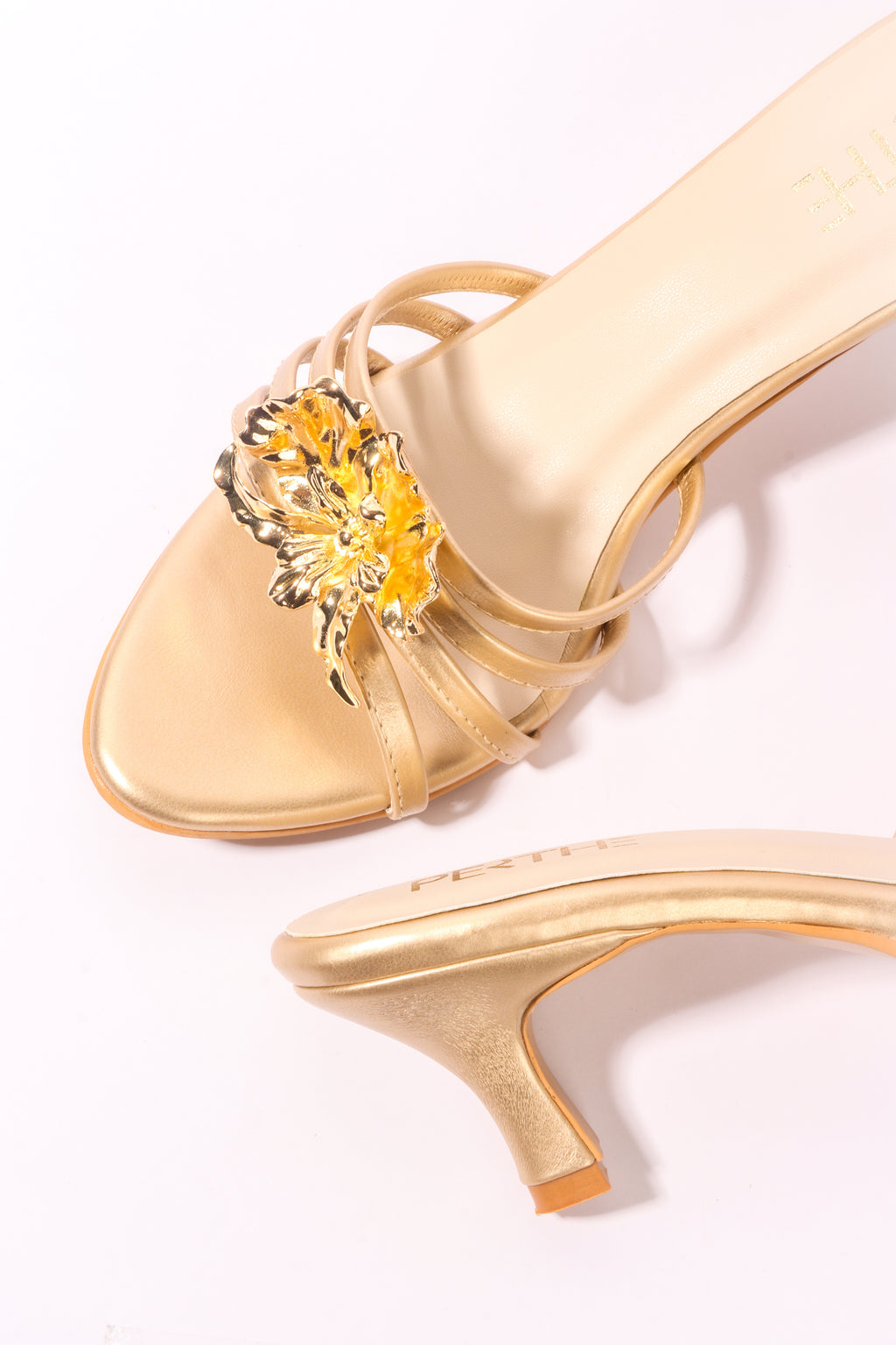 Lily Lustre Golden
